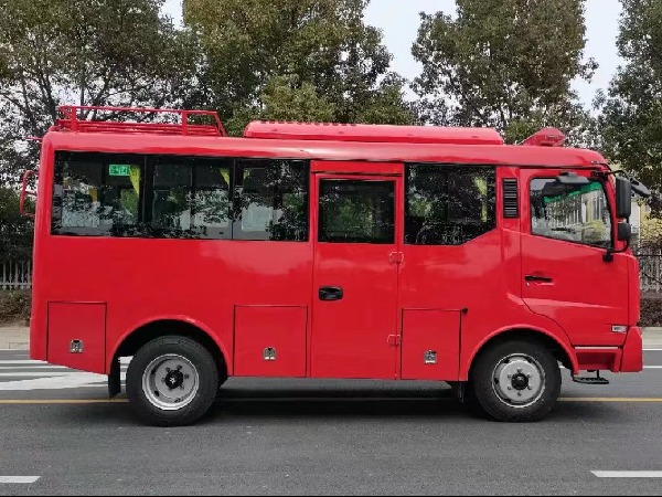 東風(fēng)四驅森林消防運兵車(chē)