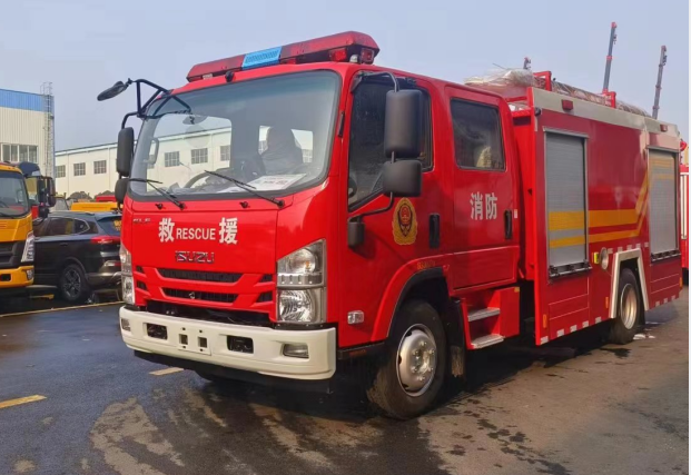 日常發(fā)車(chē)記錄—3臺(tái)五十鈴水罐、2臺(tái)豪沃8噸泡沫齊發(fā)