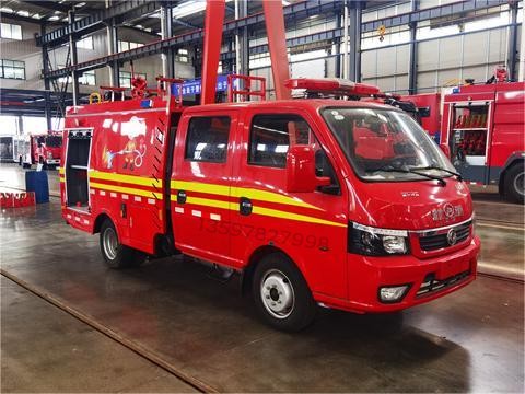 東風(fēng)雙排1噸藍牌水罐消防車(chē)