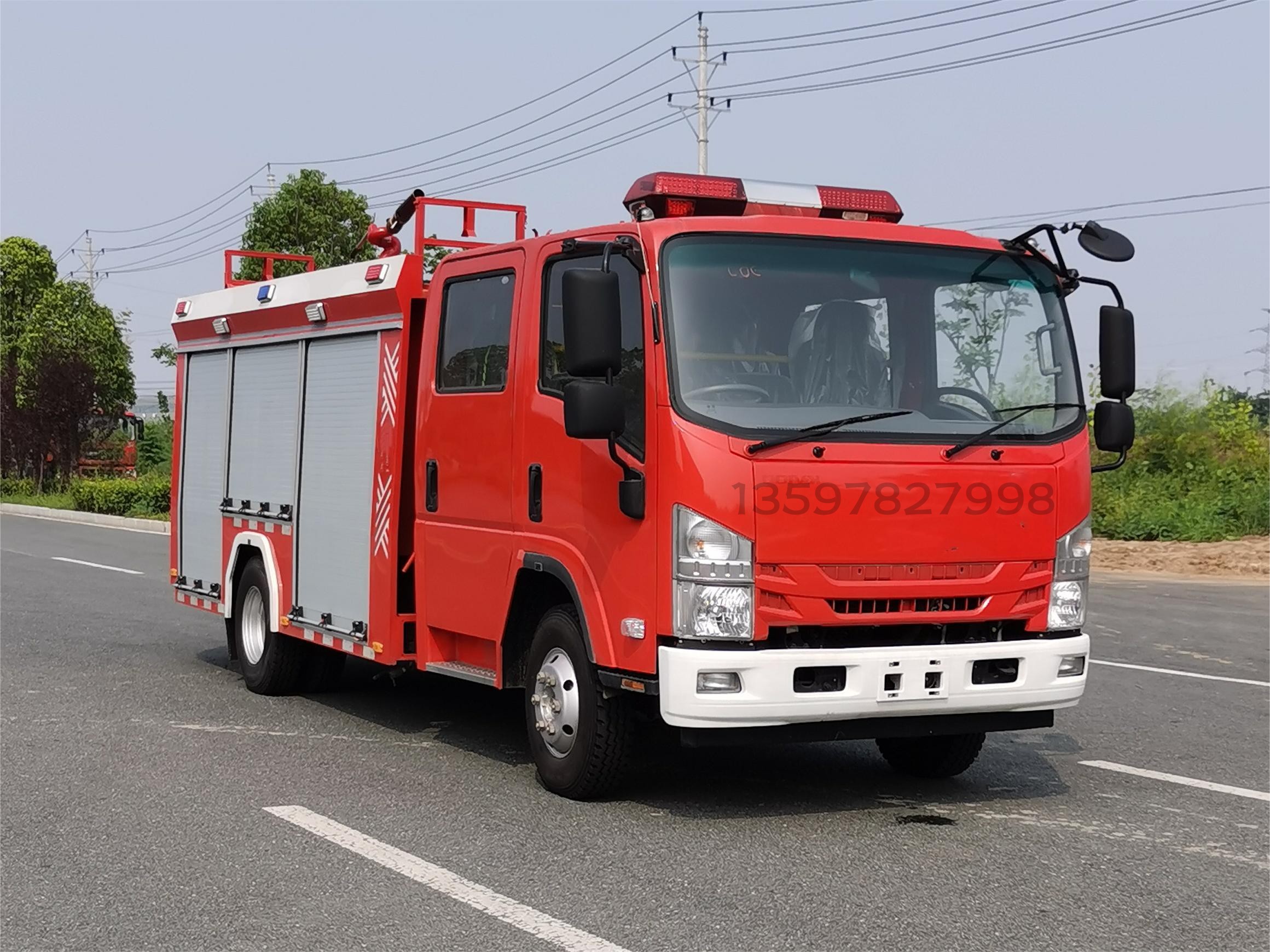 五十鈴2.5噸泡沫消防車(chē)
