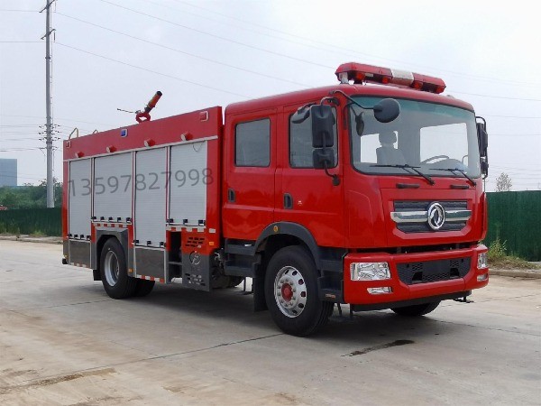 東風(fēng)7噸泡沫消防車(chē)