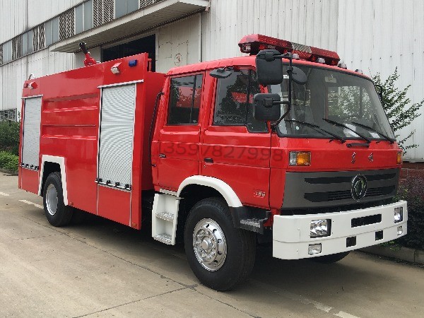 東風(fēng)7噸泡沫消防車(chē)