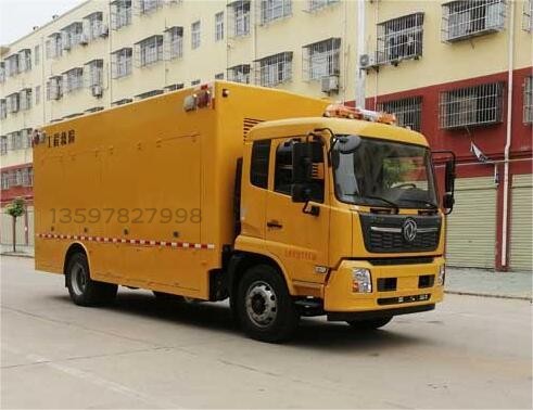 東風(fēng)天錦排澇救險車(chē)