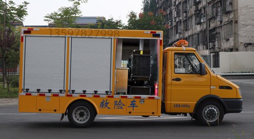 依維柯排澇救險車(chē)