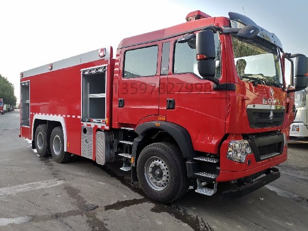 豪沃12噸泡沫消防車(chē)