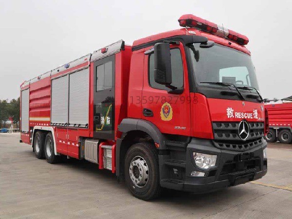 奔馳12噸干粉泡沫聯(lián)用消防車(chē)